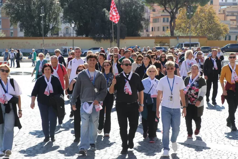 VELIKA FOTOGALERIJA: Vjernici Požeške biskupije hodočastili u Rim povodom jubileja i 1100. obljetnice Splitskih sabora