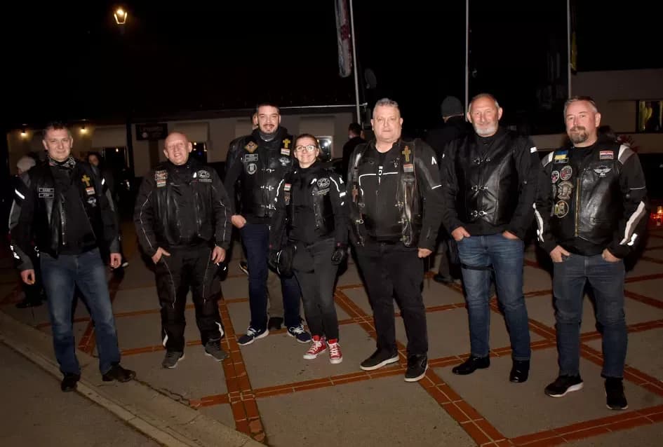 [FOTOGALERIJA] Moto karavana “Zajedno u ratu, zajedno u miru” stigla u Požegu