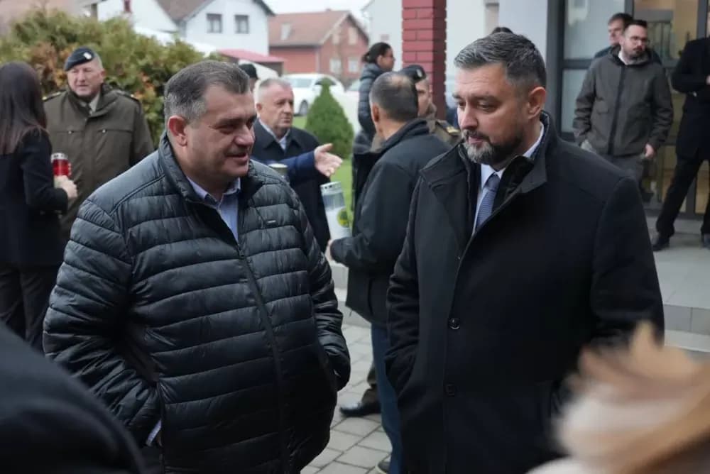 Polaganjem vijenaca i svečanom misom započelo obilježavanje Dana Općine Jakšić