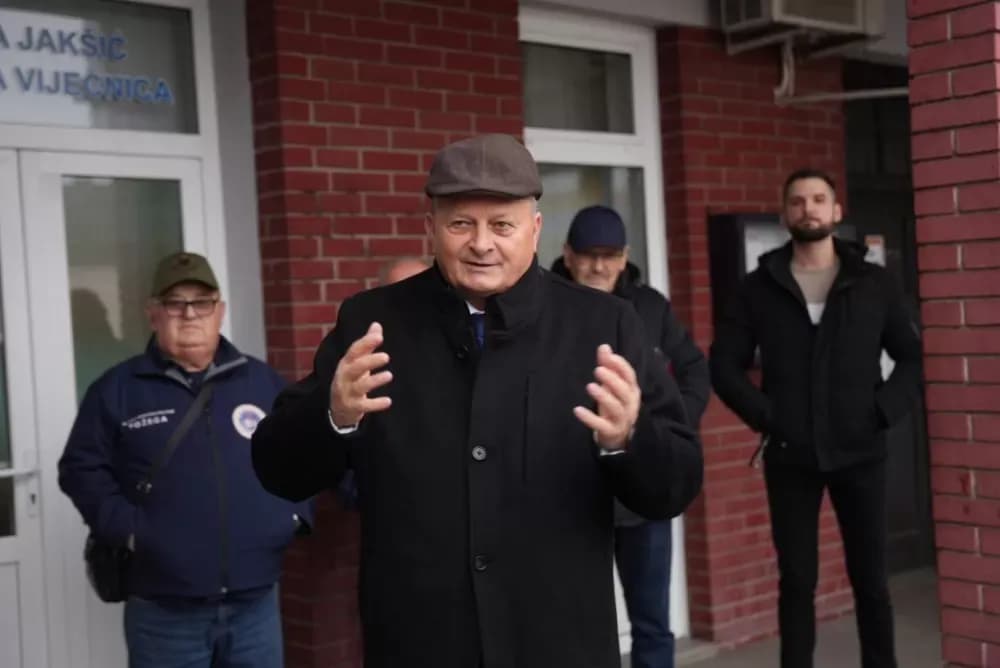 Polaganjem vijenaca i svečanom misom započelo obilježavanje Dana Općine Jakšić