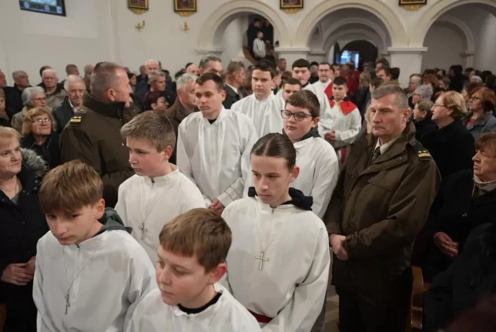 Polaganjem vijenaca i svečanom misom započelo obilježavanje Dana Općine Jakšić