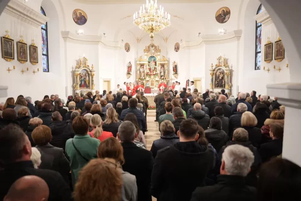 Polaganjem vijenaca i svečanom misom započelo obilježavanje Dana Općine Jakšić