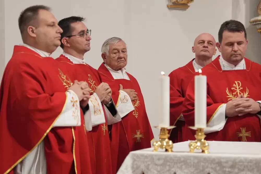 Polaganjem vijenaca i svečanom misom započelo obilježavanje Dana Općine Jakšić