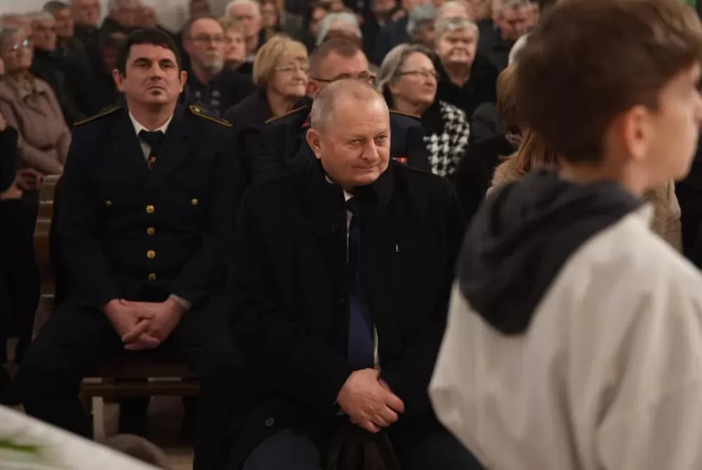 Polaganjem vijenaca i svečanom misom započelo obilježavanje Dana Općine Jakšić