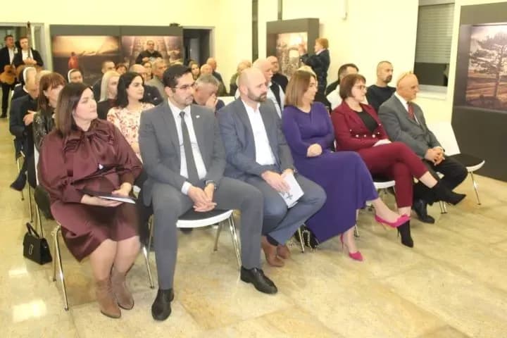 Otvorena izložba „Duvno polje-kraljevsko prijestolje“-   suvremena interpretacija predaje o krunidbi kralja Tomislava