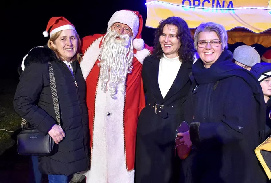 Advent u Ljeskovici: Zajedništvo, pjesma i darovi unijeli blagdansku radost u Dom za odrasle osobe