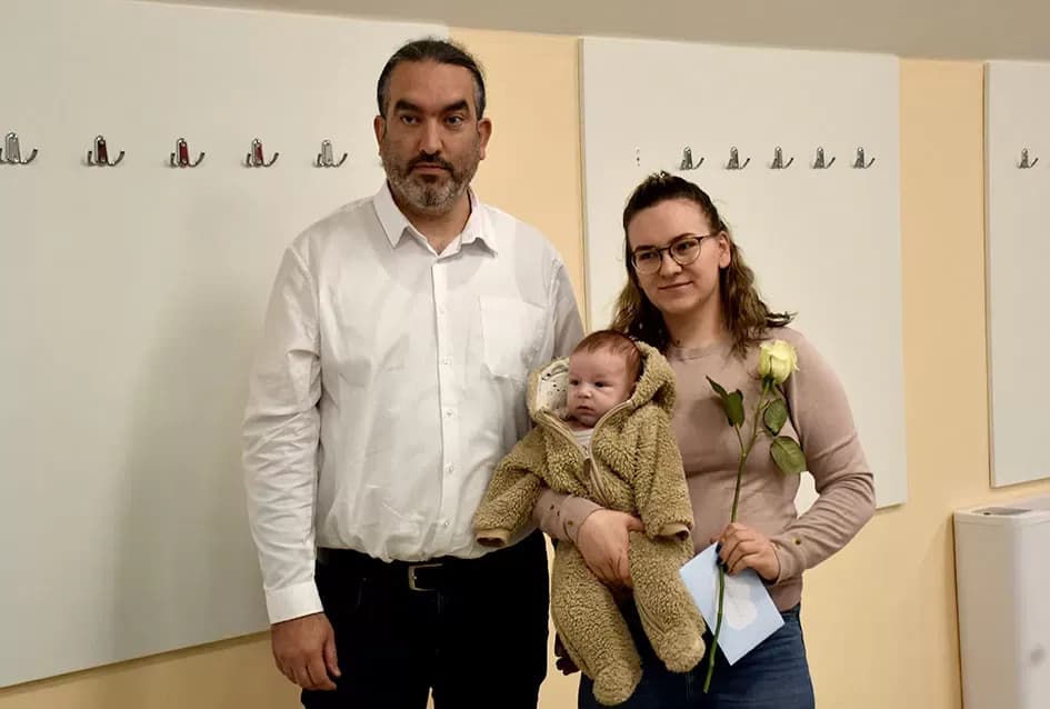 Općina Jakšić nastavila s podrškom obiteljima: Načelnik Kovačević i predsjednik Obradović uručili naknade za 28 novorođenih
