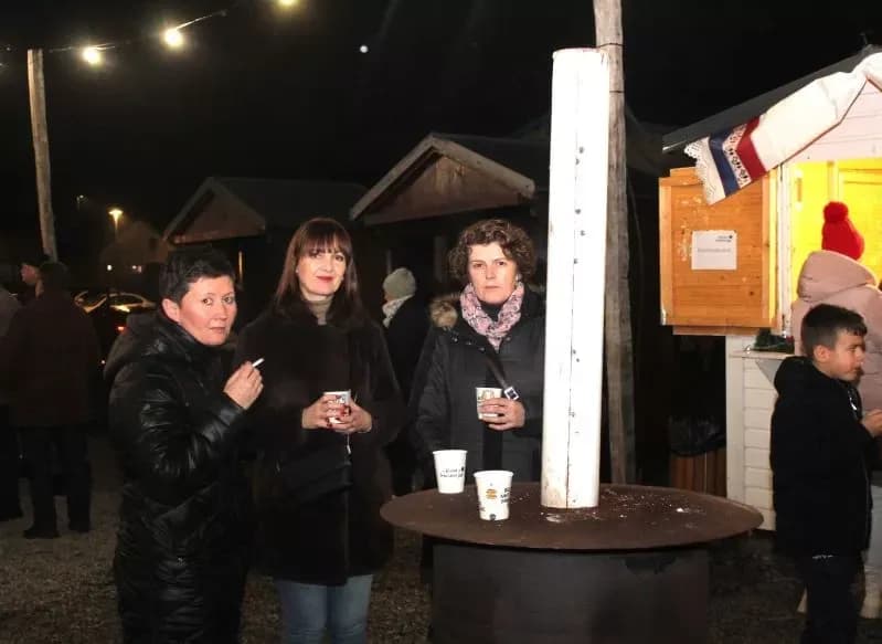 BEĆARSKI ŠOR: U veselom adventskom raspoloženju uz pikantni lovački čobanac i Tamburaški sastav „Zlatna dolina“