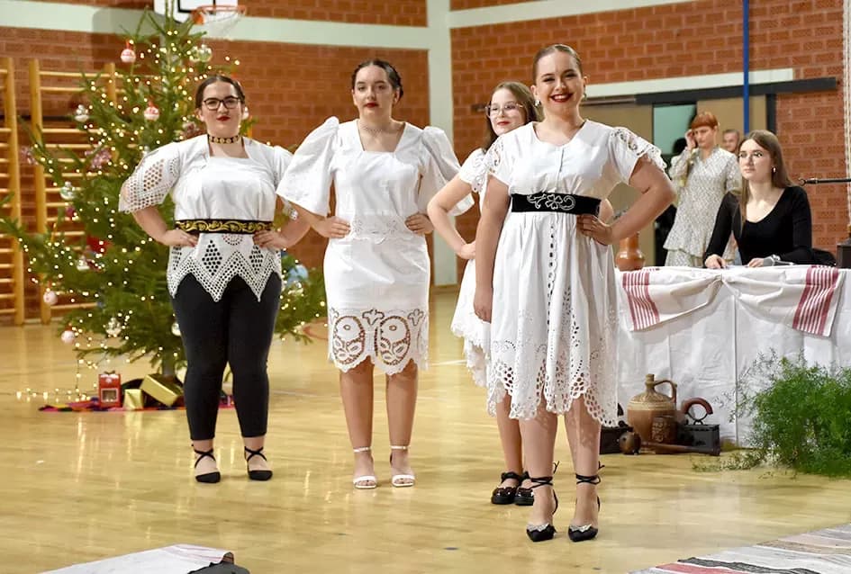 Tradicija u novom ruhu: Nada Grgić predstavila se etno kolekcijom u Brestovcu