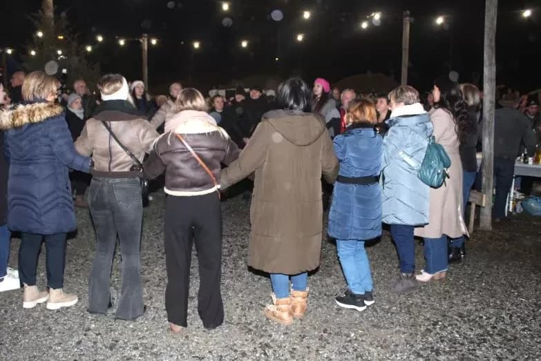 U BEĆARSKOM ŠORU: Božićni sajam, druženje s vatrogascima i Tamburaškim sastavom „Paori“