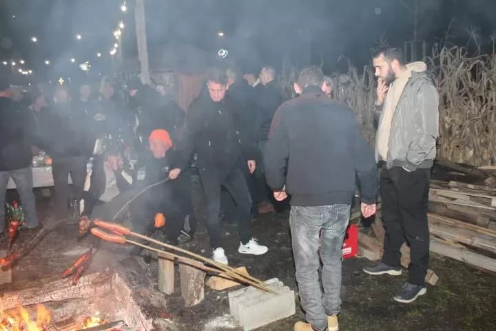 U BEĆARSKOM ŠORU: Božićni sajam, druženje s vatrogascima i Tamburaškim sastavom „Paori“