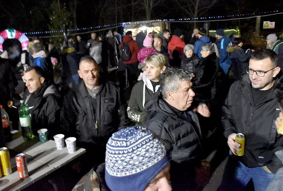 Srce Trenkova kuca za ʼSlogićeʼ: Uspješno održan prvi humanitarni Advent