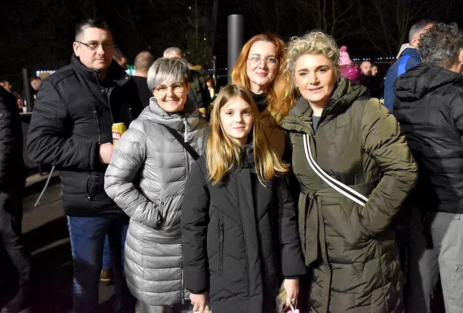 Srce Trenkova kuca za ʼSlogićeʼ: Uspješno održan prvi humanitarni Advent