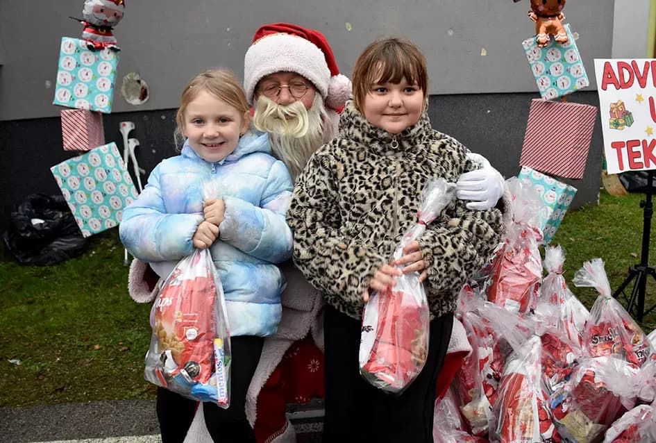 Božićna bajka u Tekiću: Prvi Advent okupio mještane u plemenitom cilju