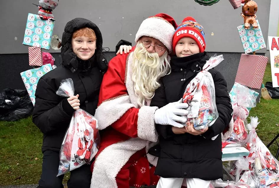 Božićna bajka u Tekiću: Prvi Advent okupio mještane u plemenitom cilju