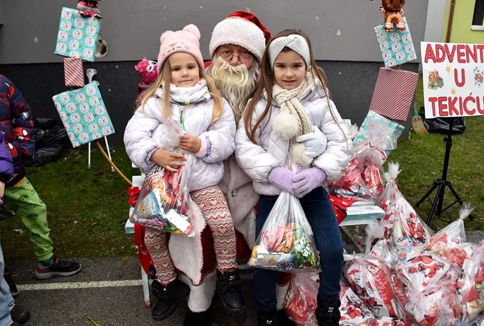 Božićna bajka u Tekiću: Prvi Advent okupio mještane u plemenitom cilju