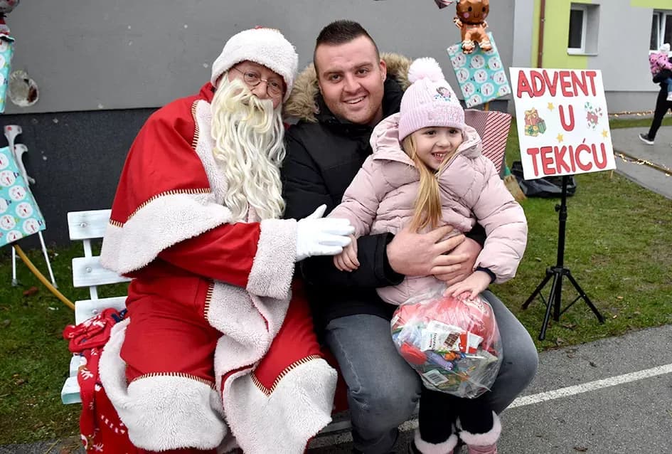 Božićna bajka u Tekiću: Prvi Advent okupio mještane u plemenitom cilju