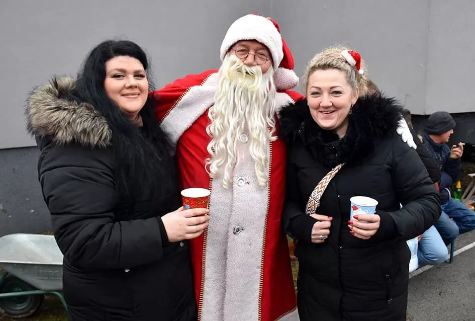 Božićna bajka u Tekiću: Prvi Advent okupio mještane u plemenitom cilju