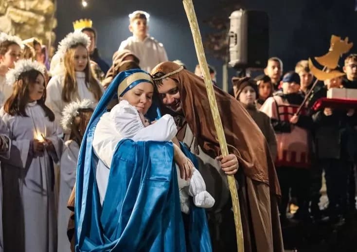 Žive jaslice u Pleternici donijele poseban duh Božića