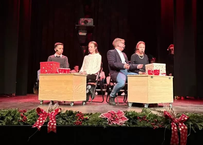 Održana humanitarna božićna priredba ʼBožić dolaziʼ