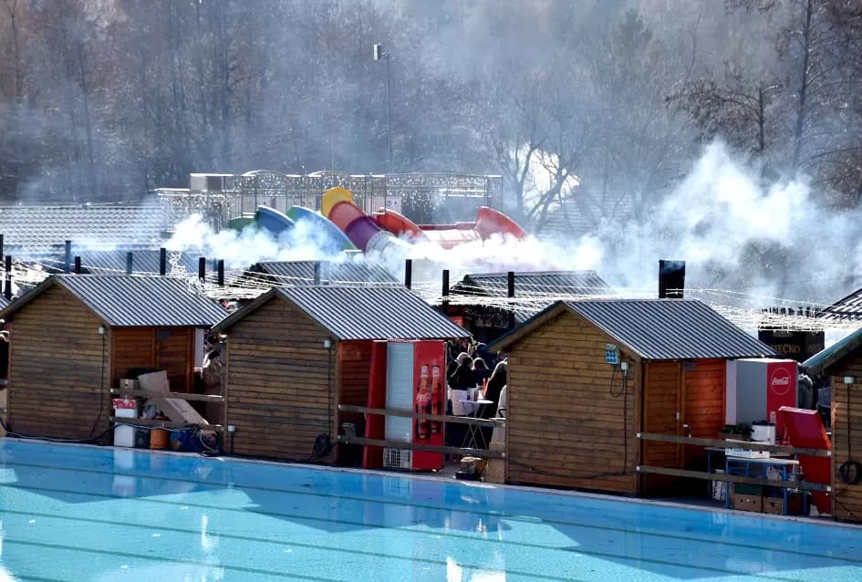 SPEKTAKL U VELIKOJ: Tisuće ljudi uz Luku Nižetića, klizalište i balone želja proslavilo „Popodnevnu Novu godinu“