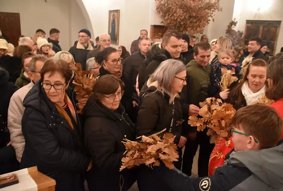 Požeški pravoslavni vjernici proslavili Badnju večer paljenjem badnjaka