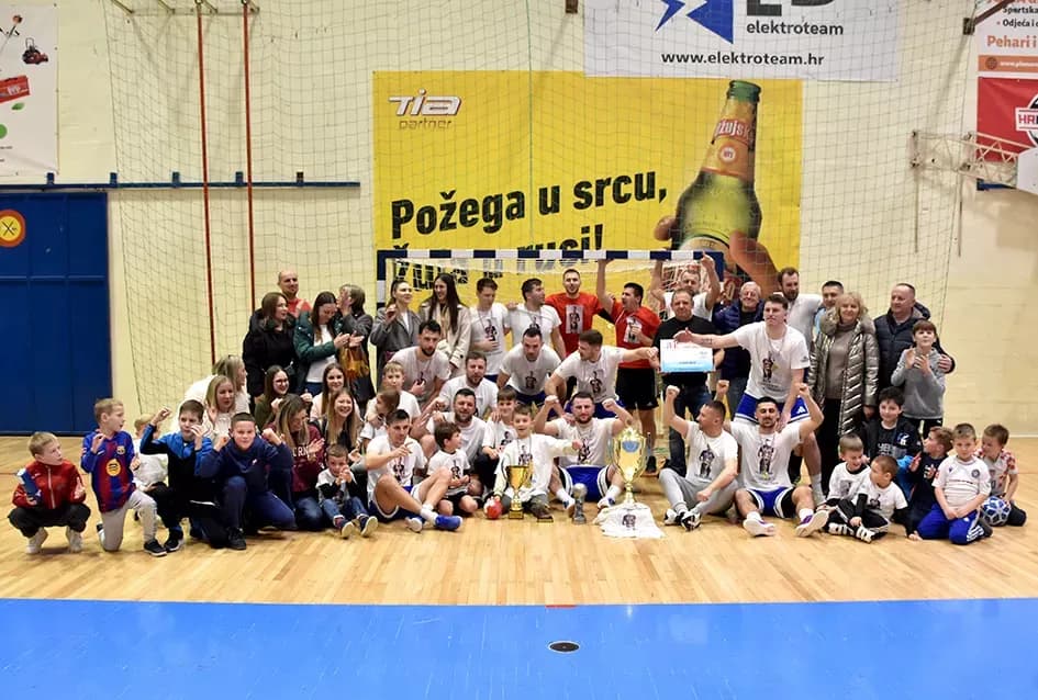 VELIČANSTVENA ZAVRŠNICA U GRABRIKU: Ekipa ʼSamsoneʼ osvojila Požegu i pokazala ogromno srce