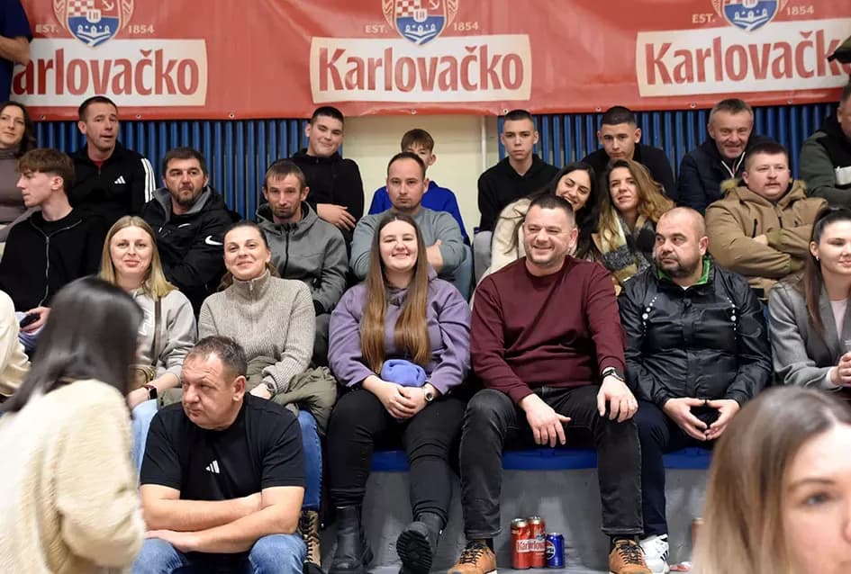 VELIČANSTVENA ZAVRŠNICA U GRABRIKU: Ekipa ʼSamsoneʼ osvojila Požegu i pokazala ogromno srce