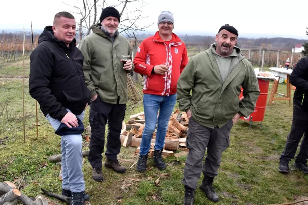 Vincelovo postaje tradicija na Kamenjaku: Blagoslov i vrhunska domaća kapljica
