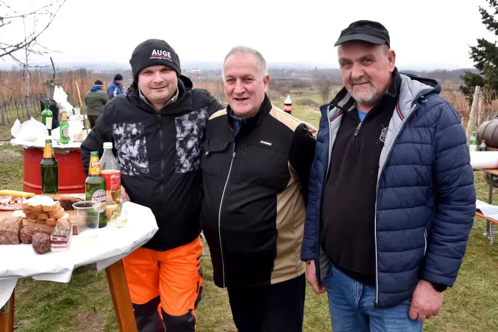 Vincelovo postaje tradicija na Kamenjaku: Blagoslov i vrhunska domaća kapljica
