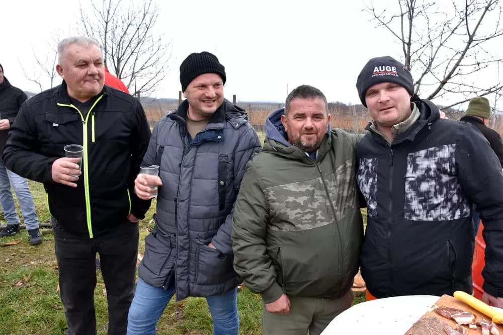 Vincelovo postaje tradicija na Kamenjaku: Blagoslov i vrhunska domaća kapljica