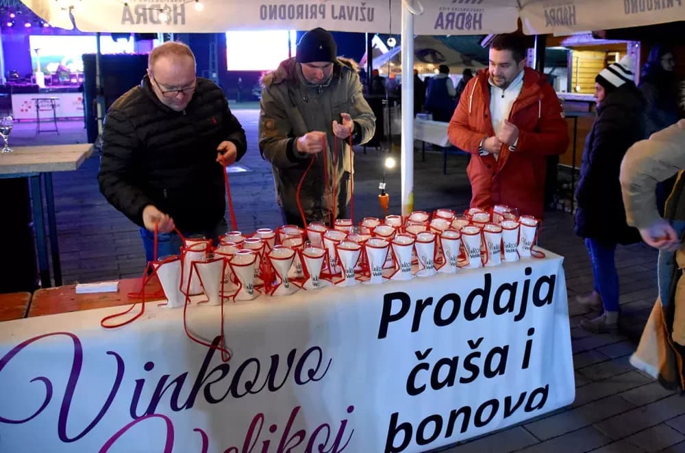 Uz tamburaše Fijakera proslavljeno 33. Vinkovo u Velikoj