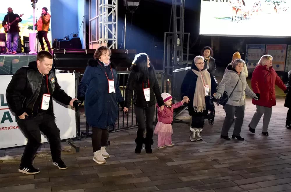 Uz tamburaše Fijakera proslavljeno 33. Vinkovo u Velikoj