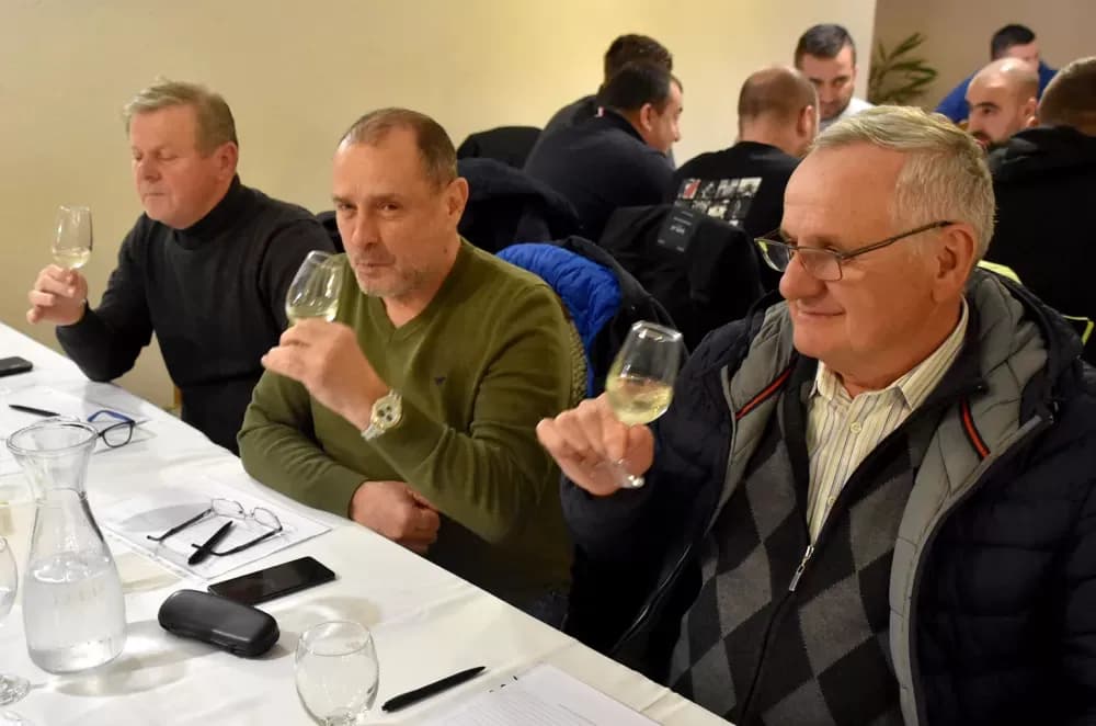 Mlada vina na testu: Uspješan početak 9. Zimske škole “Vino – Kap” u Kaptolu