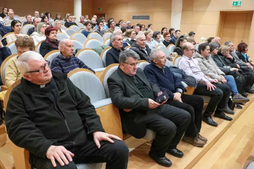 „Umjetna inteligencija – opasna ili korisna?“ - tema na prvoj korizmenoj tribini u Požegi