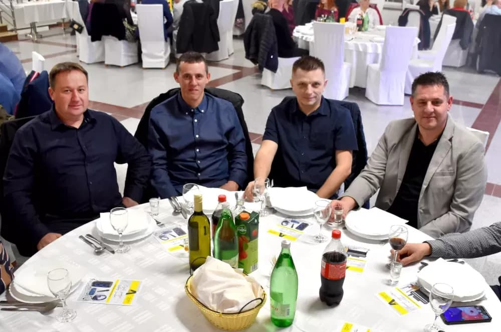 Na Tamburaškoj zabavi TS Šokci i Astal razveselili brojne posjetitelje
