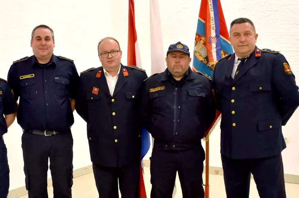 Velički vatrogasci uz 32 intervencije hvatali su zmije i uklanjali stršljenove