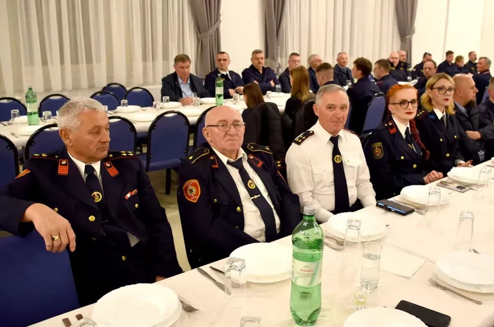 Velički vatrogasci uz 32 intervencije hvatali su zmije i uklanjali stršljenove