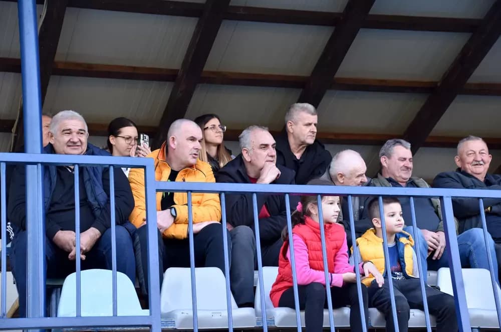 POŽEGA UVJERLJIVA U MIHALJEVCIMA: Praznik nogometa uz zahvalu požeškom fotoreporteru