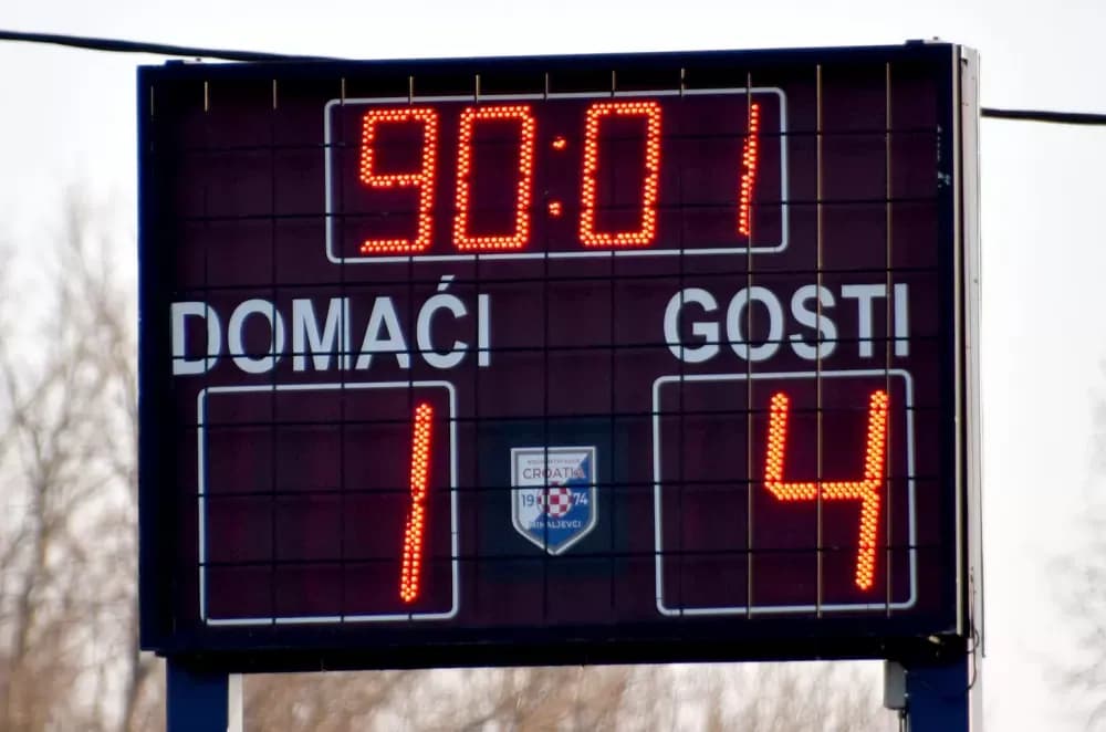 POŽEGA UVJERLJIVA U MIHALJEVCIMA: Praznik nogometa uz zahvalu požeškom fotoreporteru