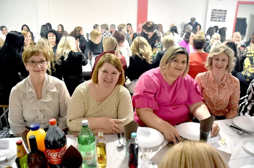 Jubilarni Dan žena u Tornju uz Dubu Biondića i Papučke vile