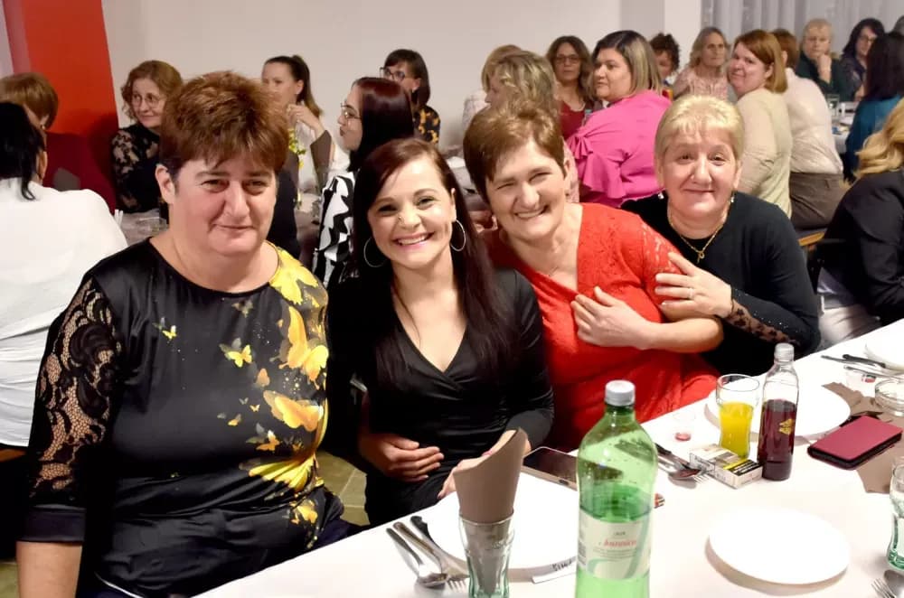 Jubilarni Dan žena u Tornju uz Dubu Biondića i Papučke vile