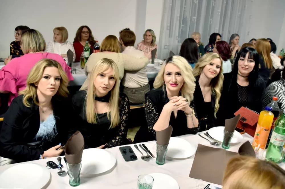 Jubilarni Dan žena u Tornju uz Dubu Biondića i Papučke vile