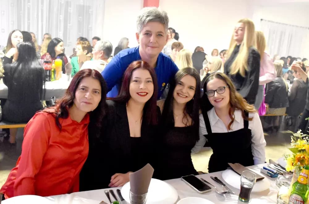 Jubilarni Dan žena u Tornju uz Dubu Biondića i Papučke vile