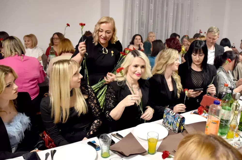 Jubilarni Dan žena u Tornju uz Dubu Biondića i Papučke vile