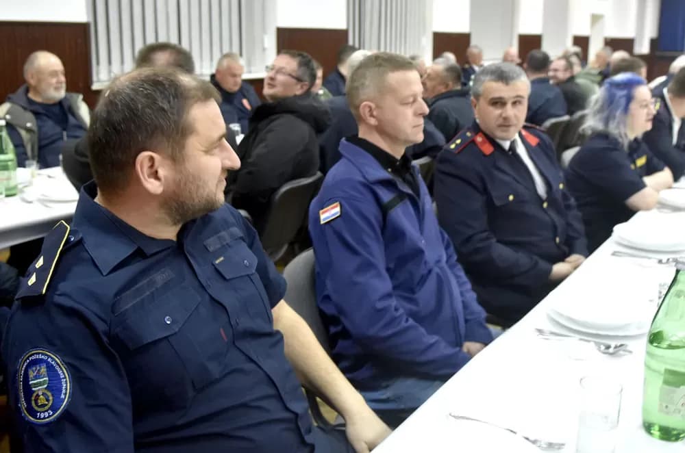 Kaptolački vatrogasci izabrali isto čelništvo, a Uzoran vatrogasac je Vjekoslav Juranović Piše: Jelenko Topić