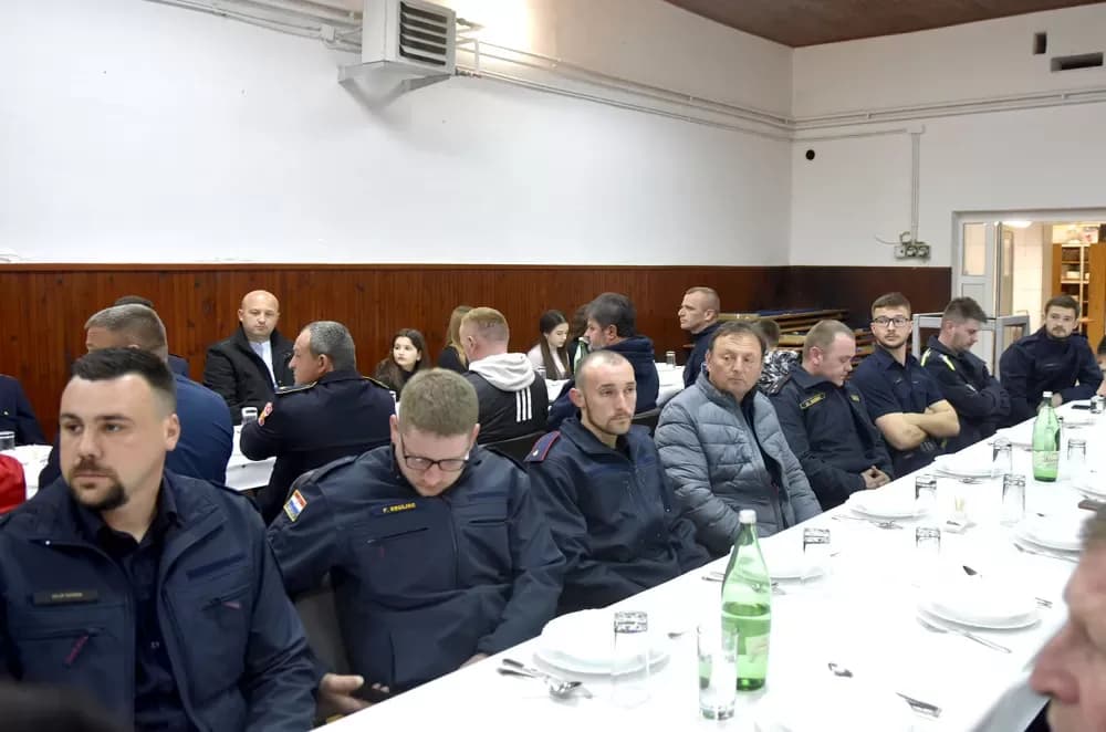 Kaptolački vatrogasci izabrali isto čelništvo, a Uzoran vatrogasac je Vjekoslav Juranović Piše: Jelenko Topić