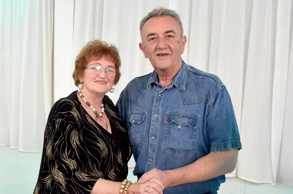 CVIJET KARANFILA I RASPJEVANA GLORIA: Više od 120 gostiju na proslavi Dana žena