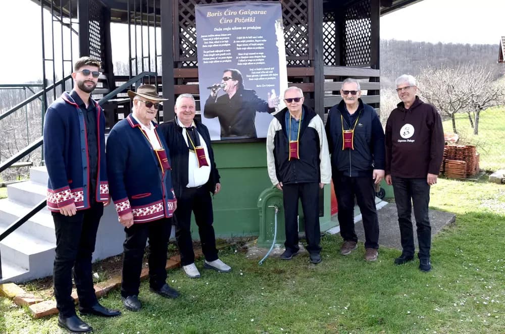 Grgurevo na vrhu Sokolovca: Pjesma, običaji i prijatelji uz vinskog kardinala