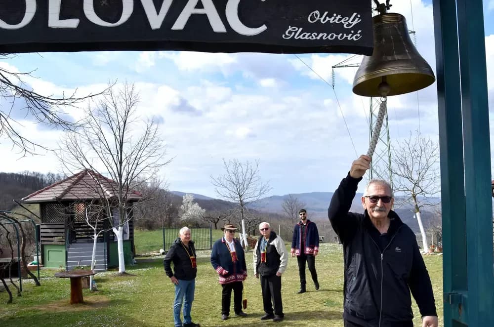 Grgurevo na vrhu Sokolovca: Pjesma, običaji i prijatelji uz vinskog kardinala